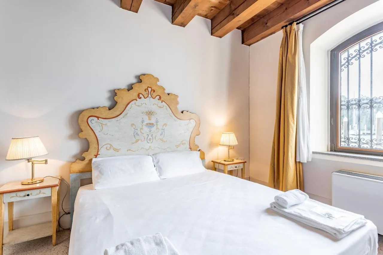 アパート Molino Stucky Residence Burchiello Suite ヴェネツィア イタリア