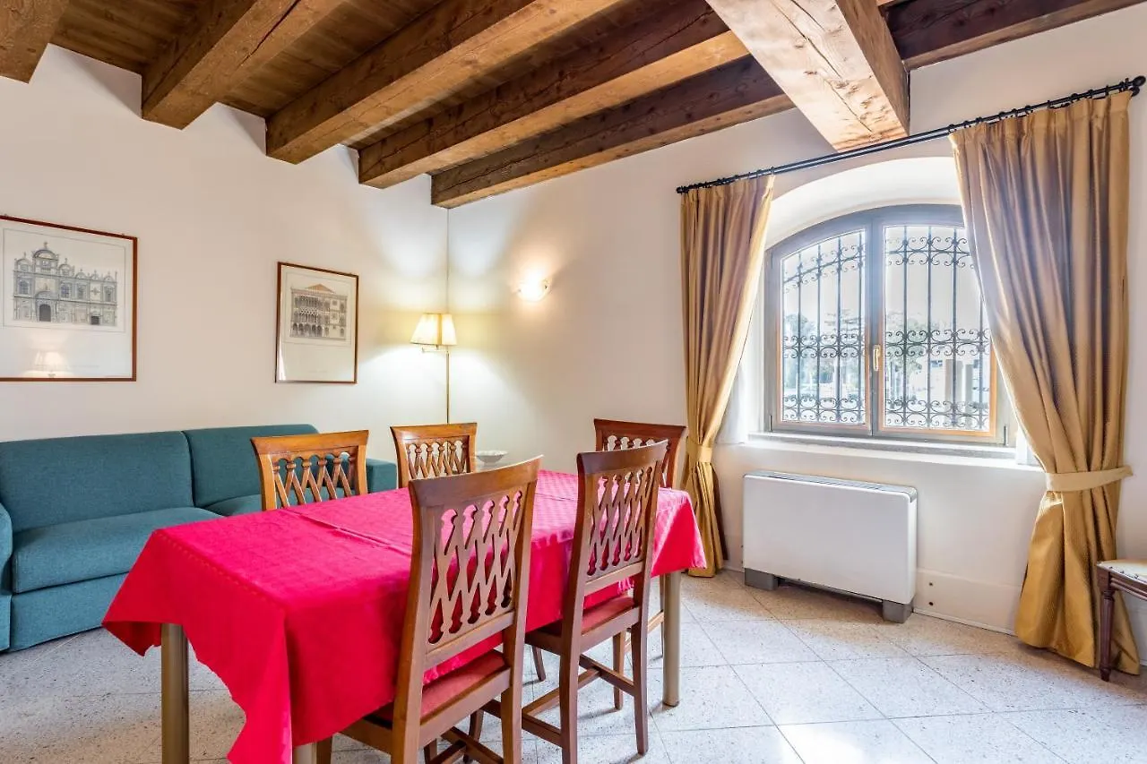 Molino Stucky Residence Burchiello Suite Venetië